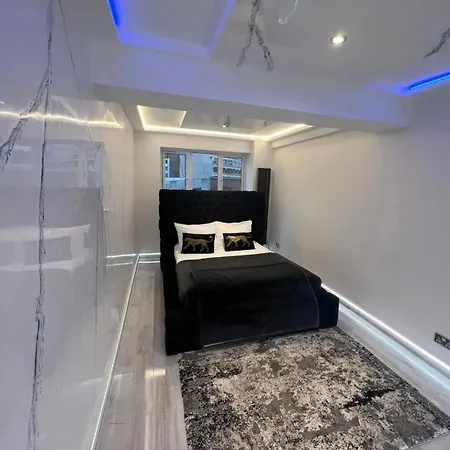 Knightsbridge 2 Bedroom Apartment Overlooking Harrods London Exterior photo
