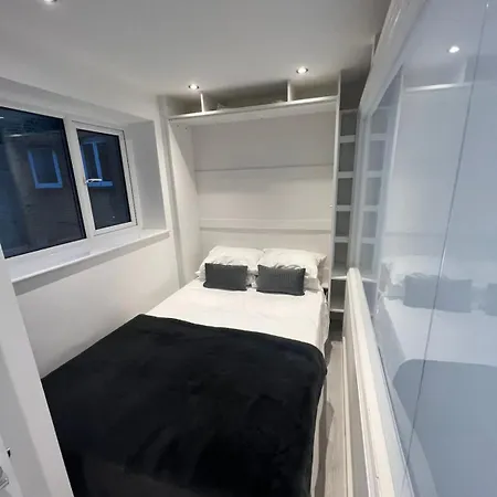 Knightsbridge 2 Bedroom Apartment Overlooking Harrods London Exterior photo